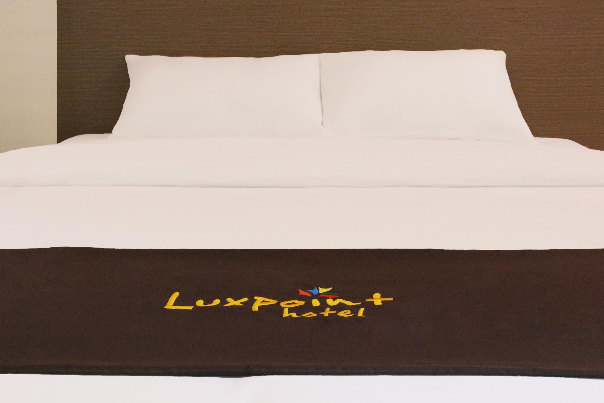 Luxpoint Hotel Baratajaya Surabaya Exterior foto